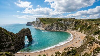 Durdle Door Dorset facts beach with cliffs and turquoise water